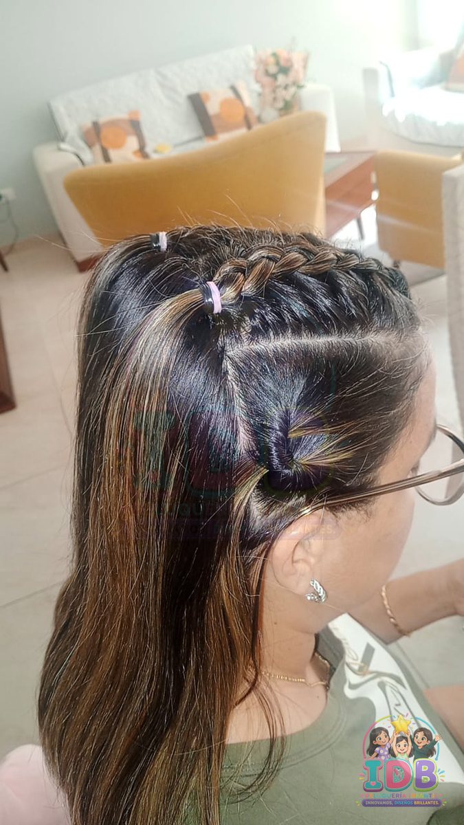 Trenzado frontal sobre cabello suelto